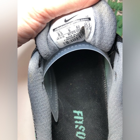 Nike Women's Gray and Teal Running Shoes - Picture 15 of 16